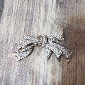 Vintage silver tone brooch